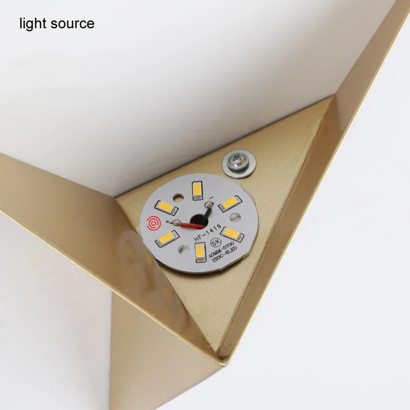 Applique Murale Triangle LED